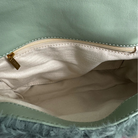 Chic Green / Aqua Faux Fur Chain Bag - Picture 4 of 8